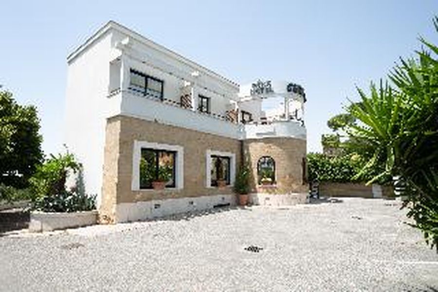 photo-0