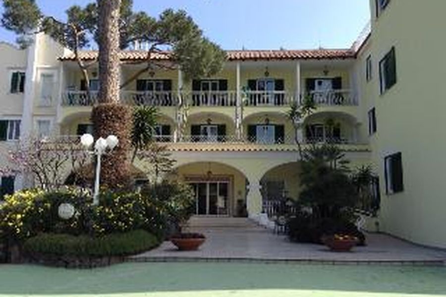photo-1