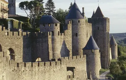 Cité de Carcassonne: Castelo + Muralhas + Museu
