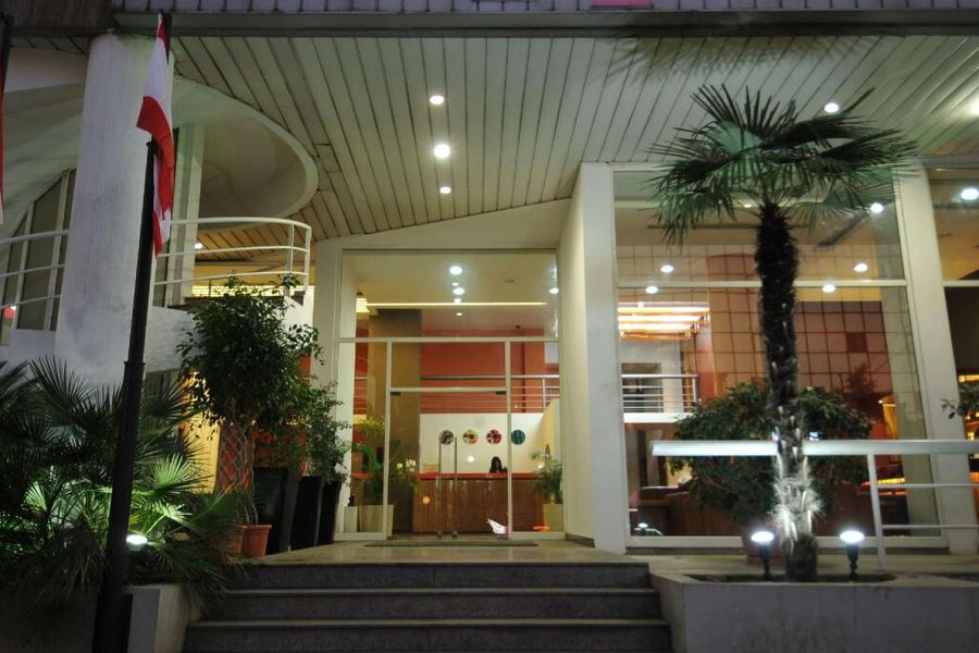 photo-0