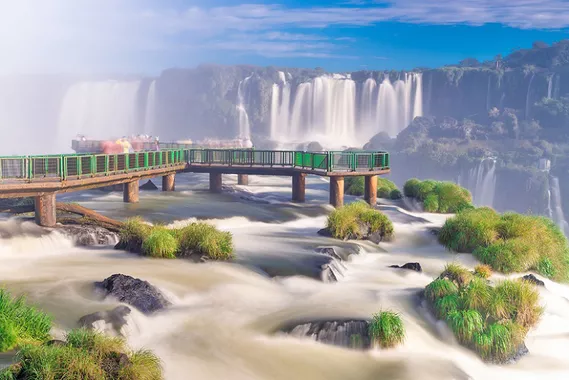 Visitar as Cataratas do Iguaçu é uma experiência de imersão na natureza