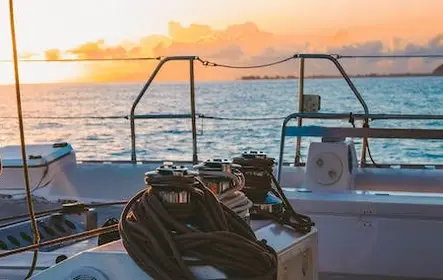 Viagem de catamarã ao pôr do sol saindo de Altea