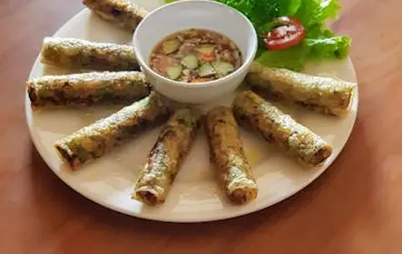 Degustación de comida con una familia local en Hanoi