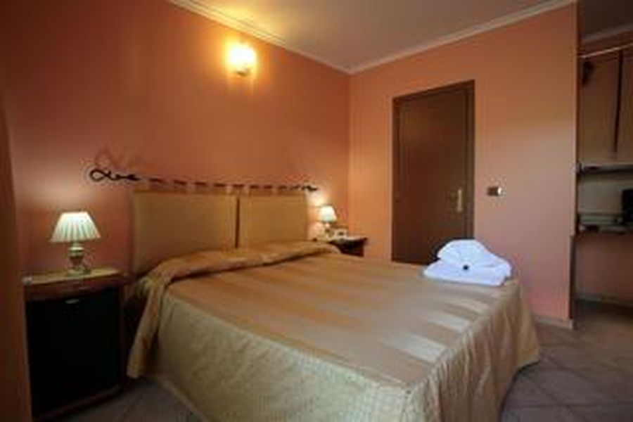 photo-0